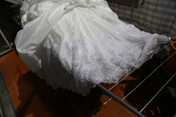 kak-otstirat-svadebnoe-plate-8 Что делать со свадебным платьем после свадьбы