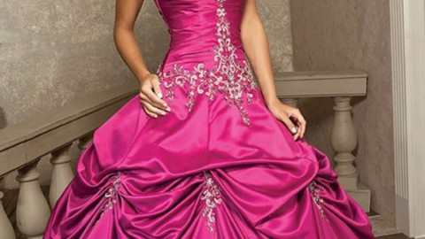 Невеста в розовом платье — выбор для смелых девушек