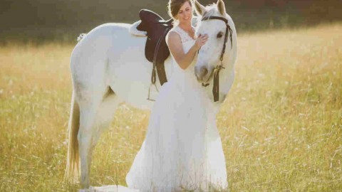 Свадьба на лошадях: несколько фотографий невест с лошадьми