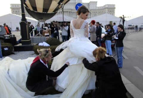 Свадебные рекорды: от самого дорогого платья до самой большой свадьбы.