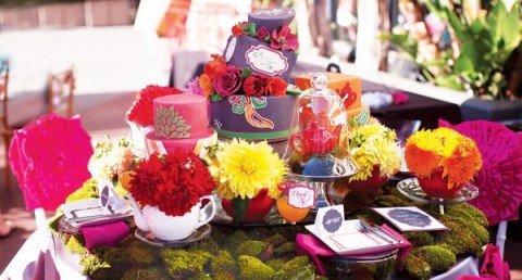 Декор и сервировка свадебного банкетного стола по мотивам “Чаепития у Шляпника” специально для свадьбы “Алиса в стране чудес”