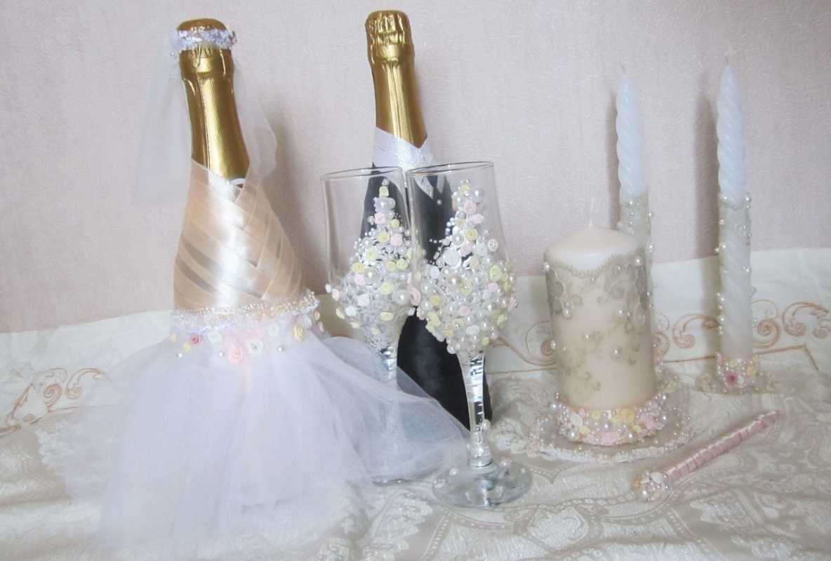 1-oformlenie-svadebnyh-butylok-1 Профессиональное оформление свадебных бутылок фото подборка самых удачных вариантов