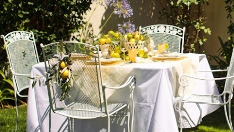 Сервировка свадебного стола в стиле сочного лимона и ароматной лаванды